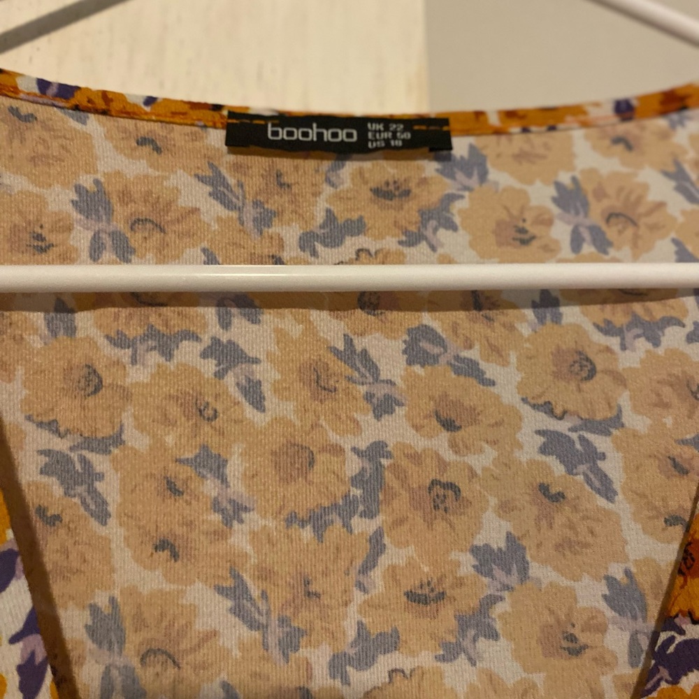 PLUS DITSY FLORAL BUTTON FRONT CROP BLOUSE
